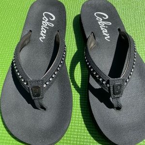 Cobain black flip flop with crystals size 7